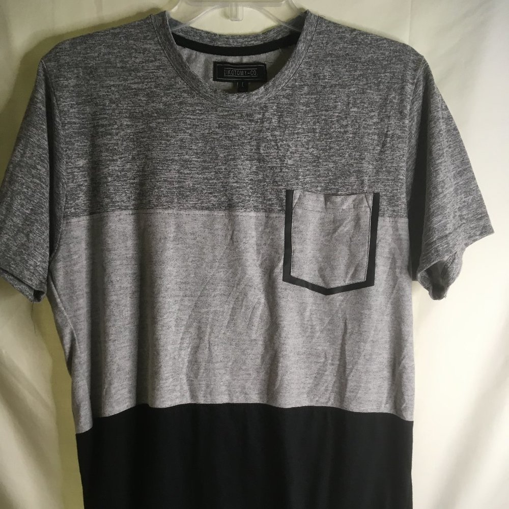 DIKOTOMY T-Shirt. Size: L